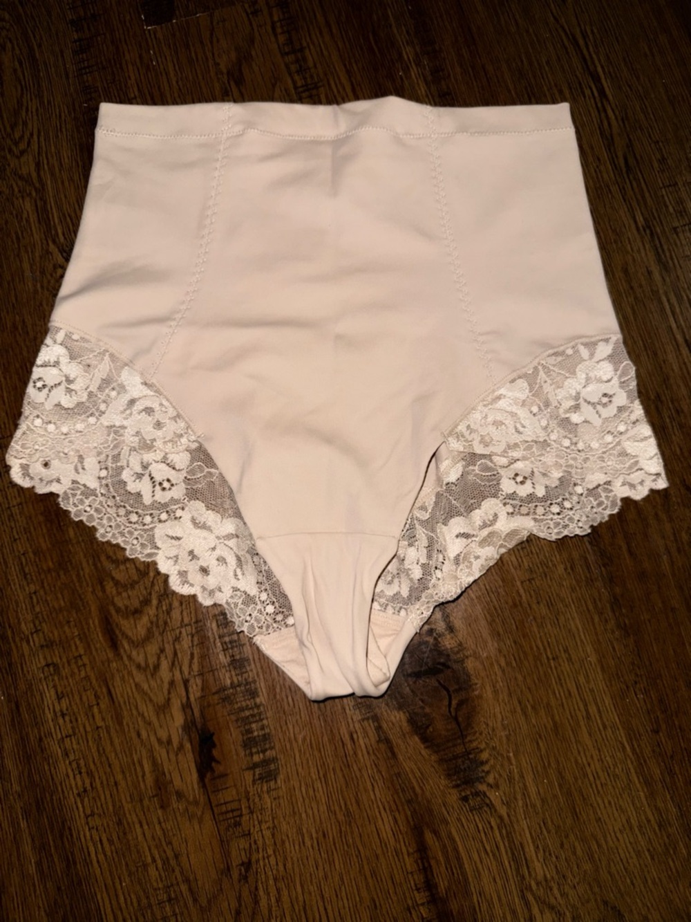 High-Waist Lace Trim Women's Shorts - Cream